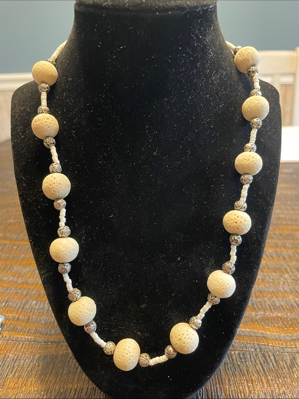 Vintage White Sponge Coral Rose Spacer Statement Necklace - Picture 1 of 5